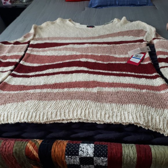 Sweater by Vince Camuto - Oasis Bloom/Sand Drift - Size XL - Picture 7 of 8